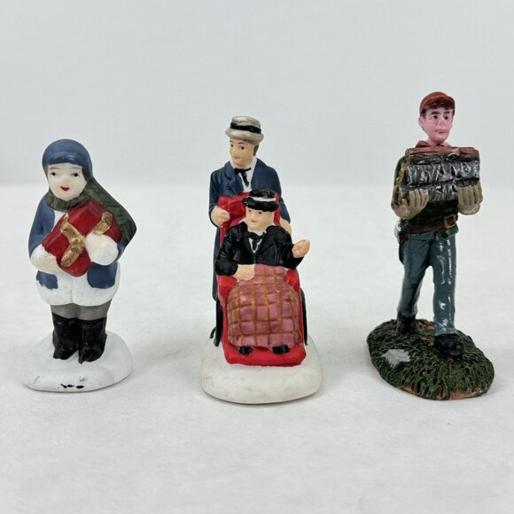 Vtg Christmas Village Accessories 3 Miniature Figurines 2 White Picket Fence - Picture 3 of 16